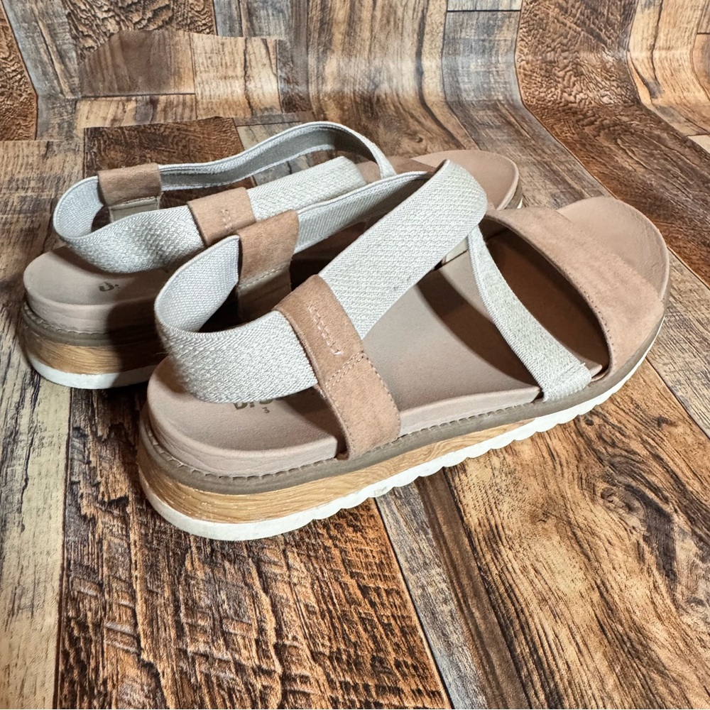 Dr. Scholl's Women's Islander Strappy Flat Sandal - Size 9